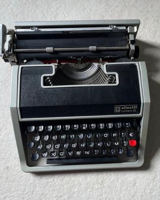 Macchina da scrivere Olivetti lettera DL