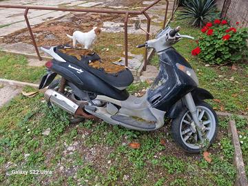 Piaggio Beverly 200