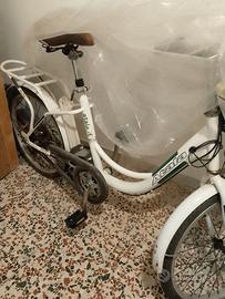 Bicicletta con pedalata assistita