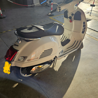 Vespa gts 300 abs km 11000 come nuova da vetrina