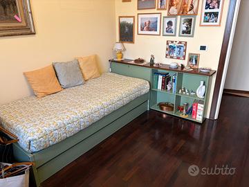 Letto con contenitori