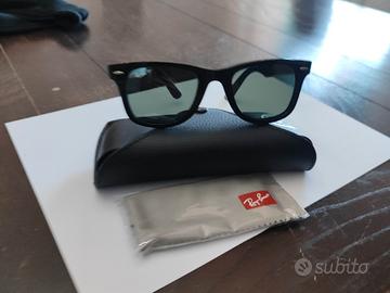 Occhiali da Sole Ray-Ban Wayfarer Ease polarized 