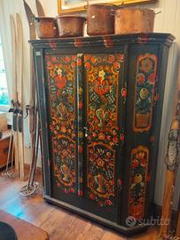 mobile tirolese decorato 