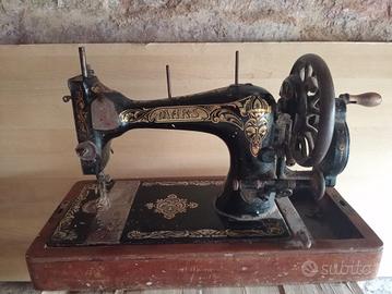 macchina da cucire d'epoca