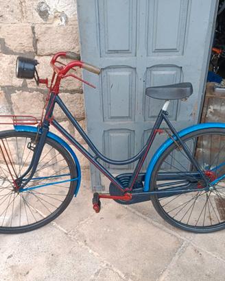 Bicicletta storica coi freni a bacchetta