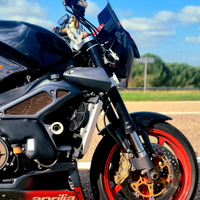 Aprilia tuono rsv 1000 2004