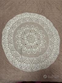 Centrino vintage all’uncinetto – bianco, nuovo