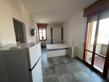 Monolocale adiacente centro