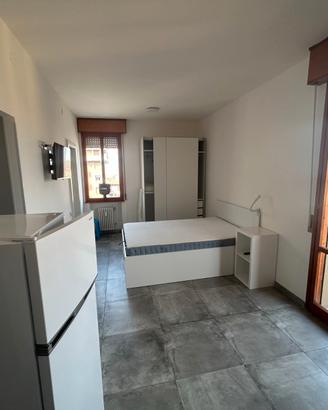 Monolocale adiacente centro