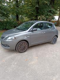 LANCIA YPSILON 1.0 FireFly Hybrid Platino