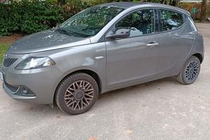 LANCIA YPSILON 1.0 FireFly Hybrid Platino