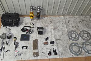 ricambi Yamaha r6 06/16 17>