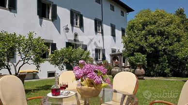 Villa di 950 m² con più di 5 locali a Bagni di Luc