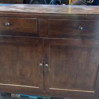 Credenza a due ante e due cassetti