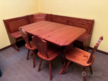 Tavolo con panca angolare + credenza