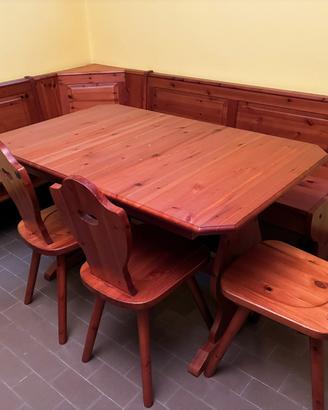 Tavolo con panca angolare + credenza