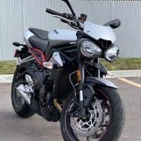Specchietti triumph street triple