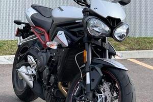 Specchietti triumph street triple