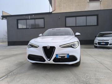 Alfa Romeo Stelvio 2.2 Turbodiesel 190 CV AT8 Q4