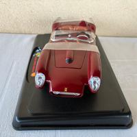 Modellino auto Ferrari 1:18/ NUOVO