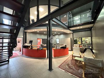 CAPANNONE A LOREGGIA