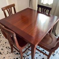 tavolo con 4 sedie in legno massello 