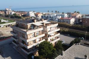 APPARTAMENTO CON 3 CAMERE CON VISTA MARE!!