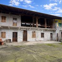 SOLUZIONE INDIPENDENTE CON CORTILE PRIVATO E TETTO