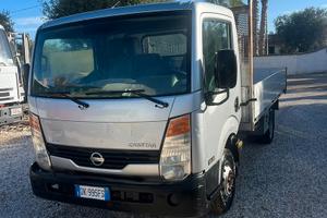 Nissan Cabstar 35-13 Cassone fisso