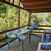 Bungalow in legno in collina