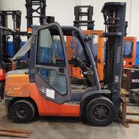 Carrello elevatore diesel 3000kg marca Toyota