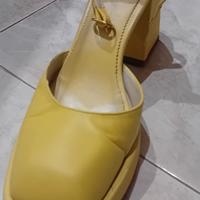 Sandali con punta chiusa vera pelle