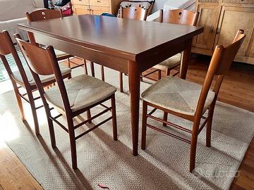 Tavolo allungabile completo di 6 sedie