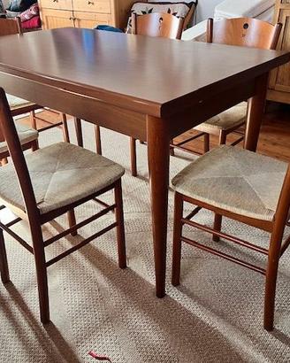 Tavolo allungabile completo di 6 sedie