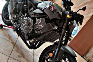 HONDA CB 1000 R Black Edition accessoriata
