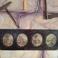 quattro di legno con immagini 