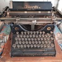 Macchina da scrivere olivetti 