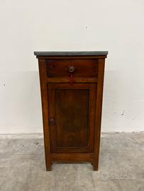 Comodino in legno arte povera con piano in marmo