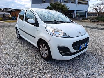 Peugeot 107 cambio automatico PERFETTA