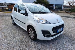 Peugeot 107 cambio automatico PERFETTA