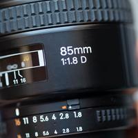 Nikon AF Nikkor 85mm f/1.8 D
