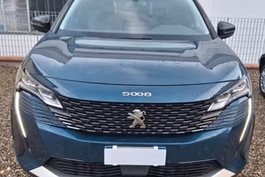 Peugeot 5008 BlueHDi 7posti EAT8 Allure Pack