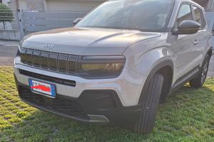 Jeep Avenger ibrida pari al nuovo