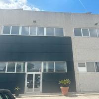 Locale uso ufficio e deposito