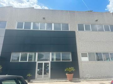 Locale uso ufficio e deposito