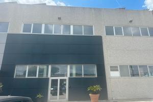 Locale uso ufficio e deposito