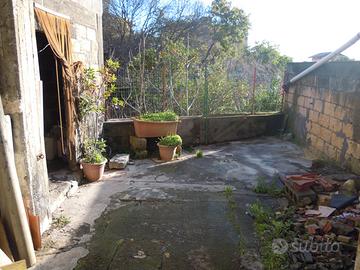 Semindipendente 93 mq con cortile 30 mq
