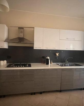  cucina completa di elettrodomestici 