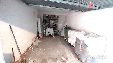 Comodo e centrale Garage