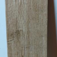 Pavimento in gres effetto legno